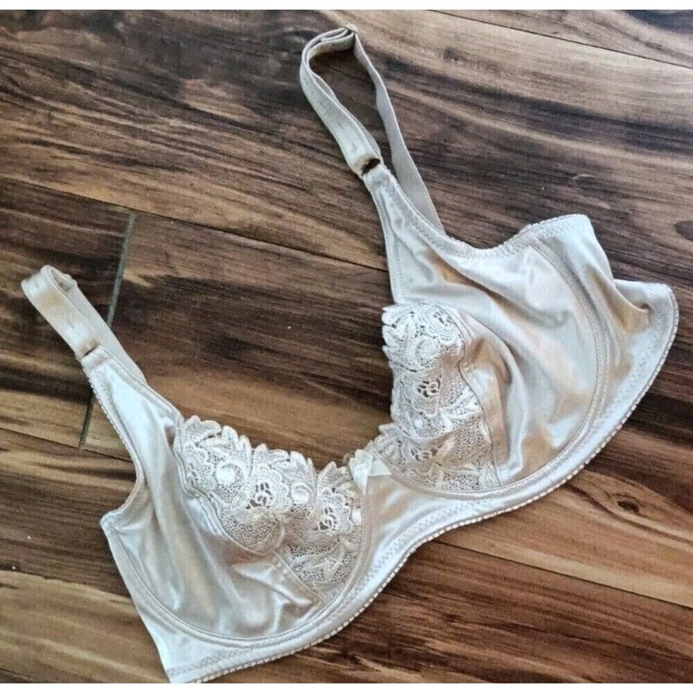 Carnival Two Part Bra Sz 42D Beige Embroidered Lace Satin Underwire Minimizer